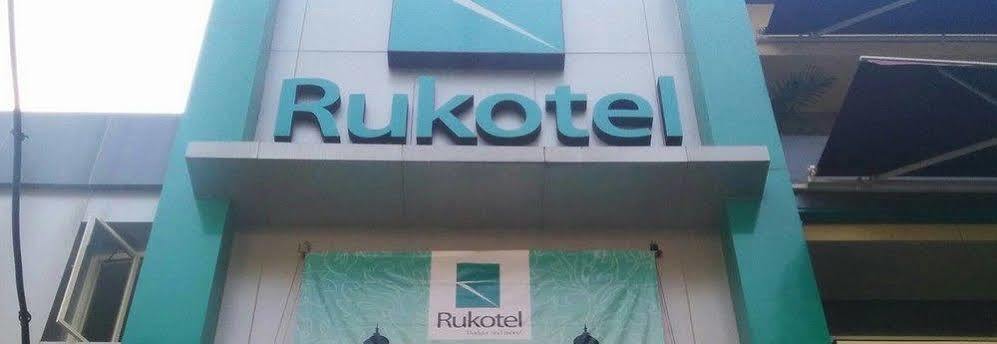 Oyo 277 Rukotel Near Rsu Adi Husada Undaan Kota Сурабая Экстерьер фото
